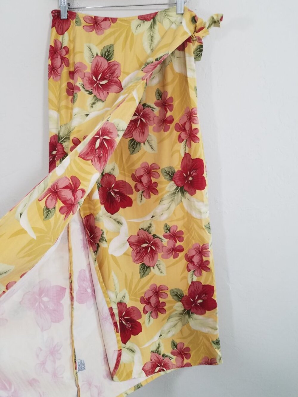 VTG Tommy Bahama 100% Silk Floral Wrap Skirt Size S - Picture 4 of 6